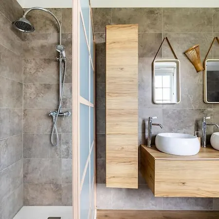 Apartment Superbe Dans Maison Bourgeoise Avec Jardin Arbore