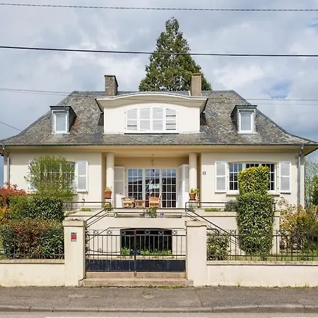 Superbe Dans Maison Bourgeoise Avec Jardin Arbore